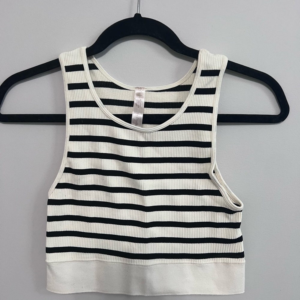 Urban Outfitters Together Black and White Fitted Crop Tank Top m/l